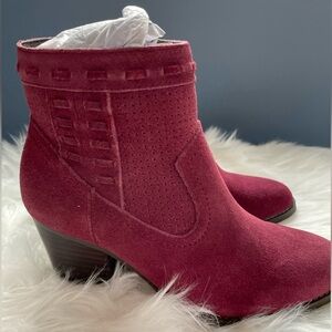 NWOB MARKET & SPRUCE Suede Bootie